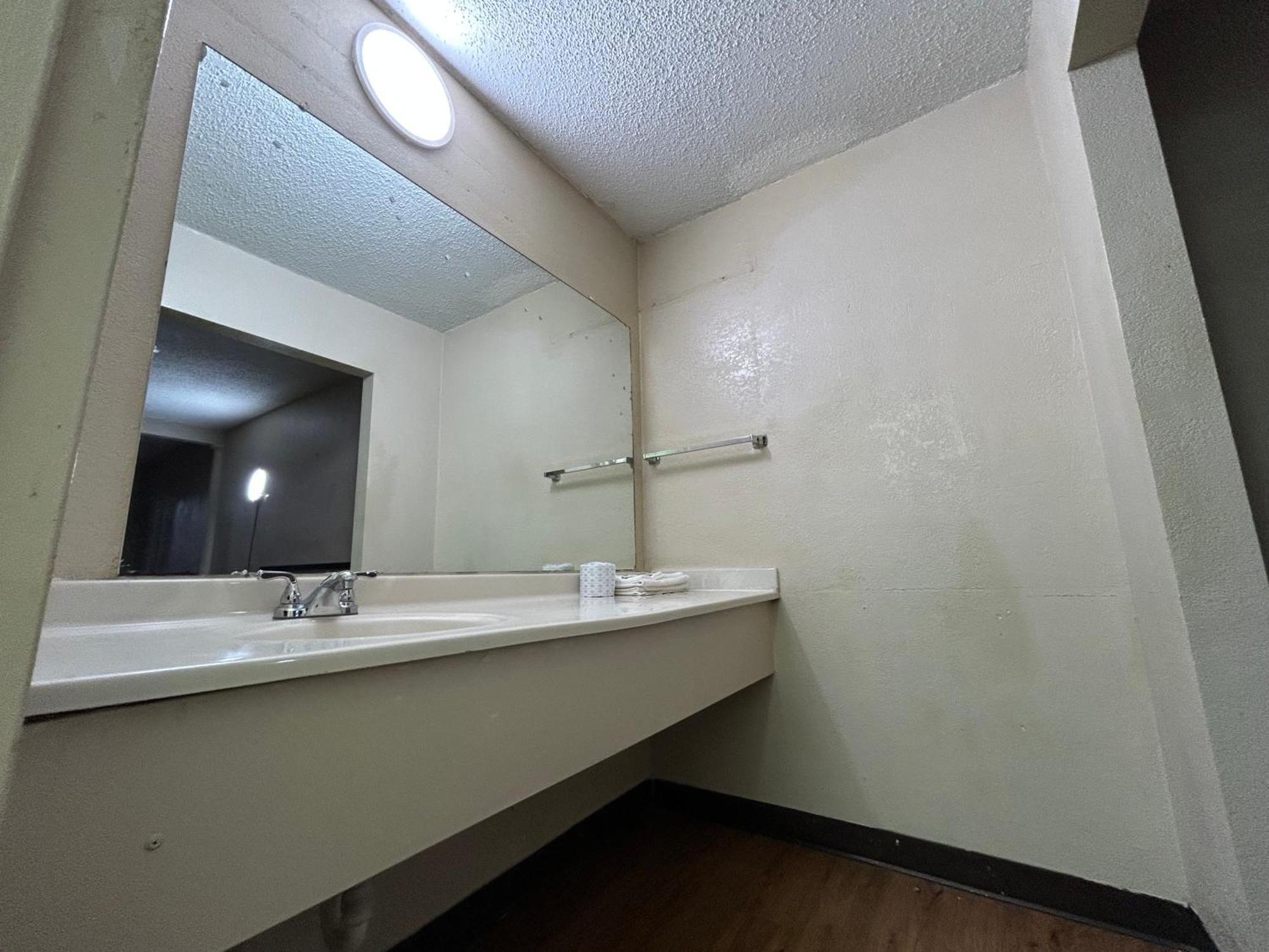 Live In Lodge เกนส์วิลล์ ภายนอก รูปภาพ